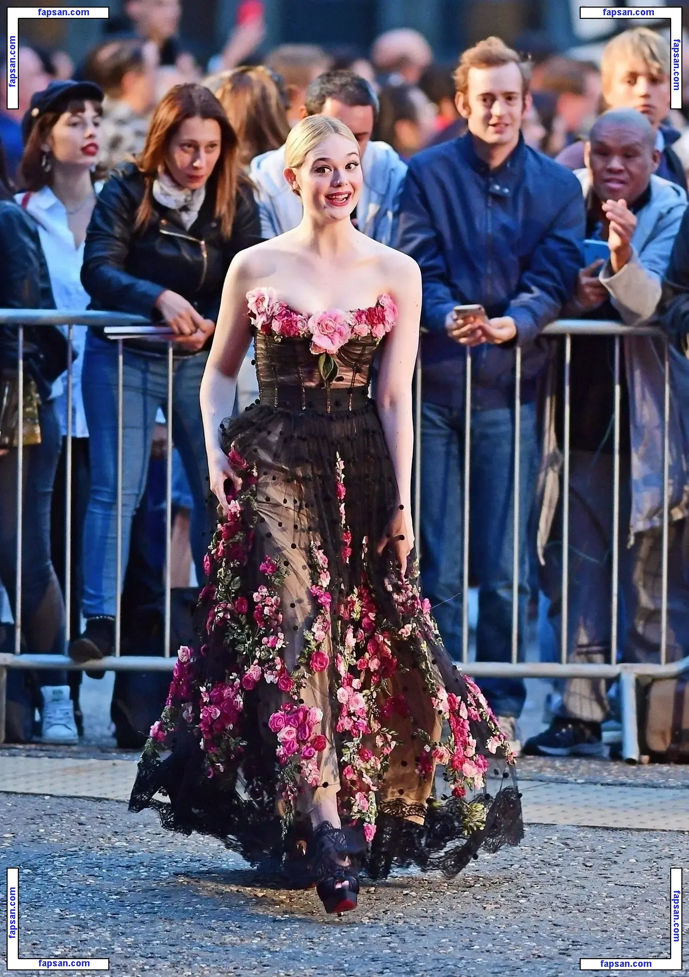 Elle Fanning голая фото #0503 с Онлифанс