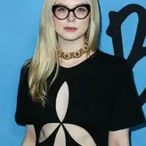 Elle Fanning голая #0592