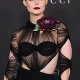 Elle Fanning голая #0935