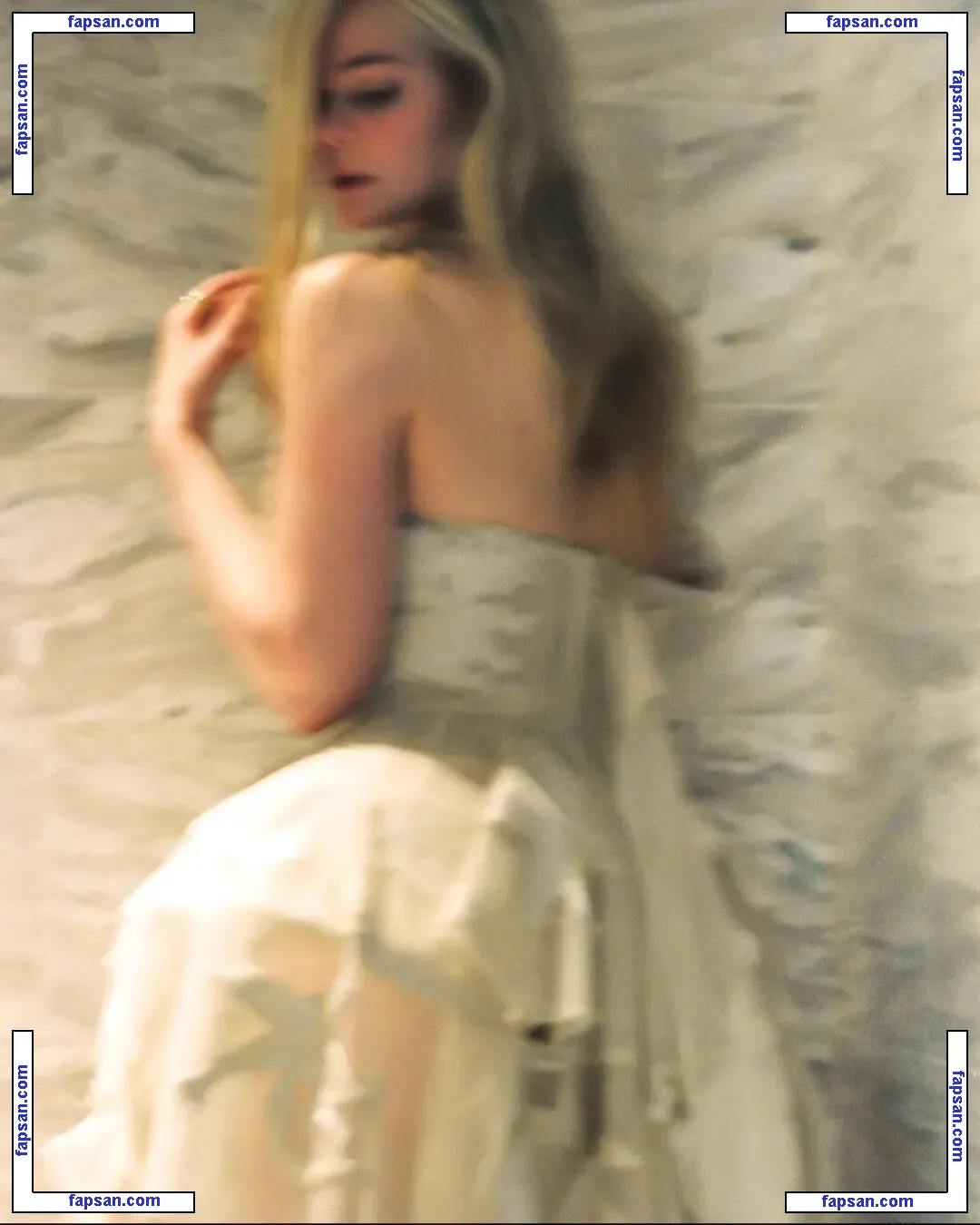 Elle Fanning голая фото #1145 с Онлифанс
