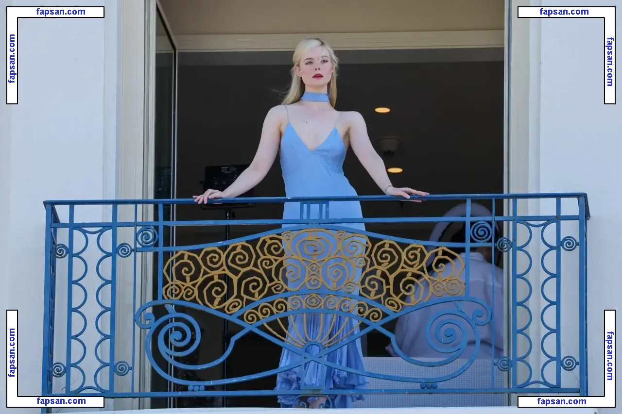 Elle Fanning голая фото #1380 с Онлифанс
