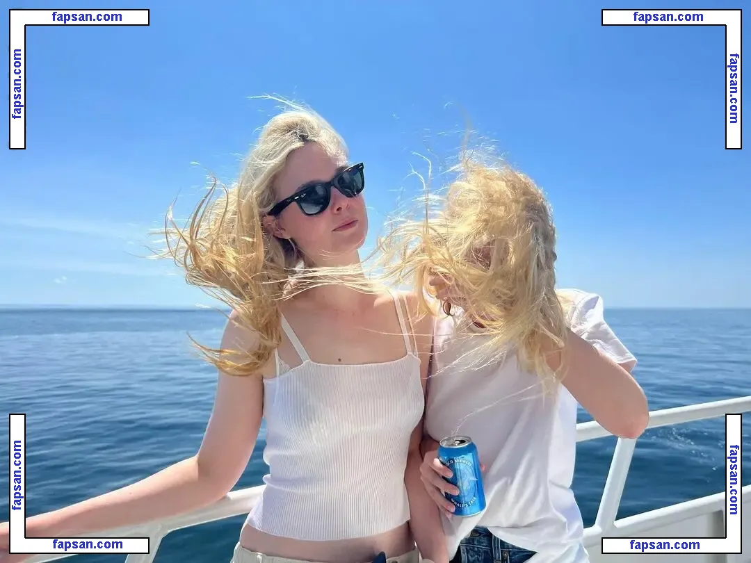 Elle Fanning голая фото #1440 с Онлифанс