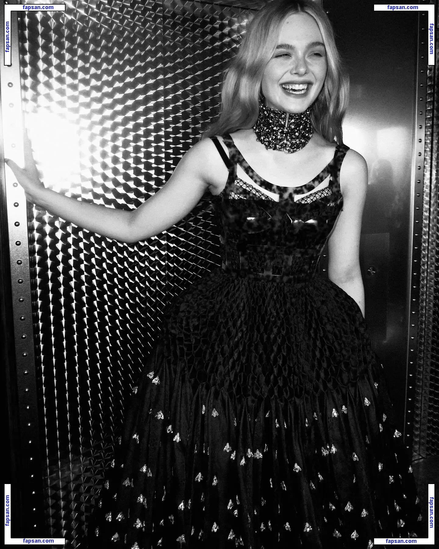 Elle Fanning голая фото #1650 с Онлифанс