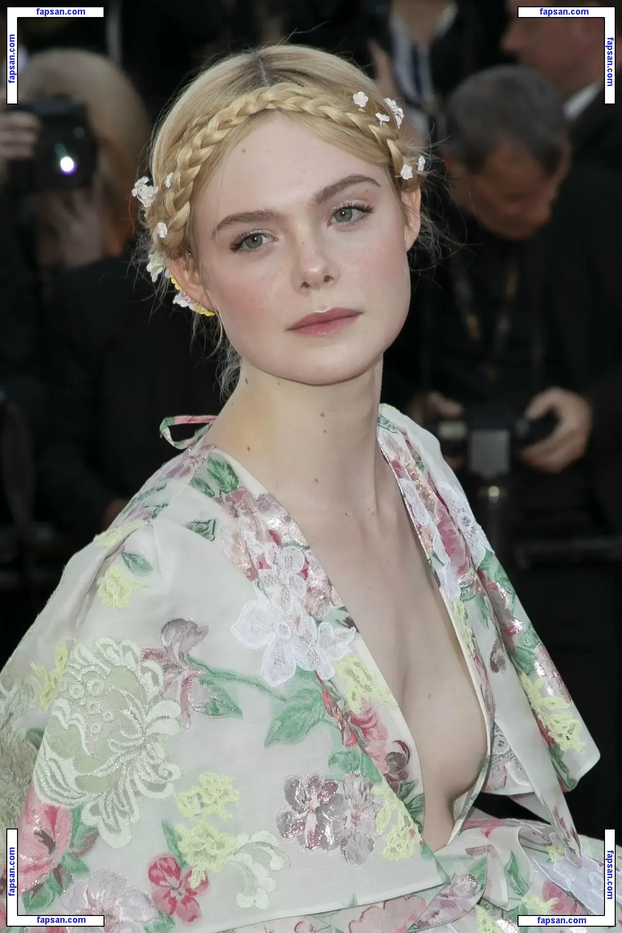 Elle Fanning голая фото #1756 с Онлифанс