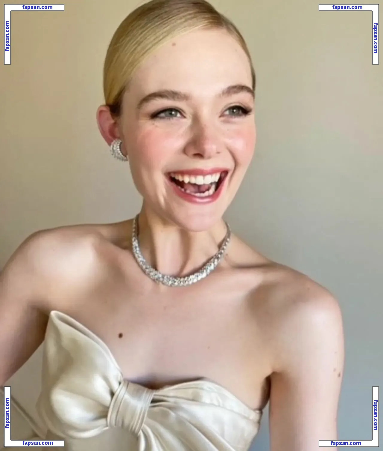 Elle Fanning голая фото #1943 с Онлифанс
