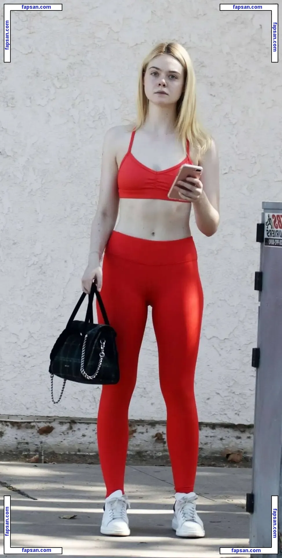 Elle Fanning голая фото #1968 с Онлифанс