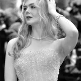 Elle Fanning голая #1203