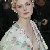 Elle Fanning голая #1756