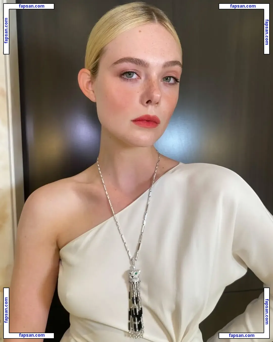 Elle Fanning голая фото #2085 с Онлифанс
