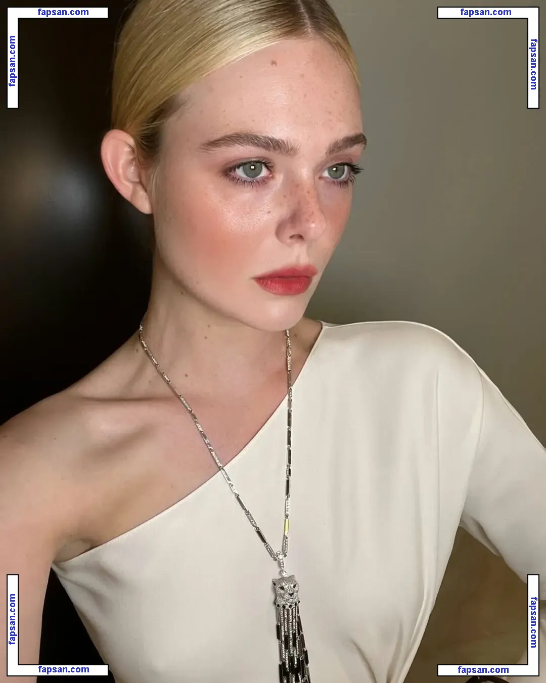 Elle Fanning голая фото #2086 с Онлифанс
