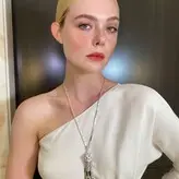 Elle Fanning голая #2085