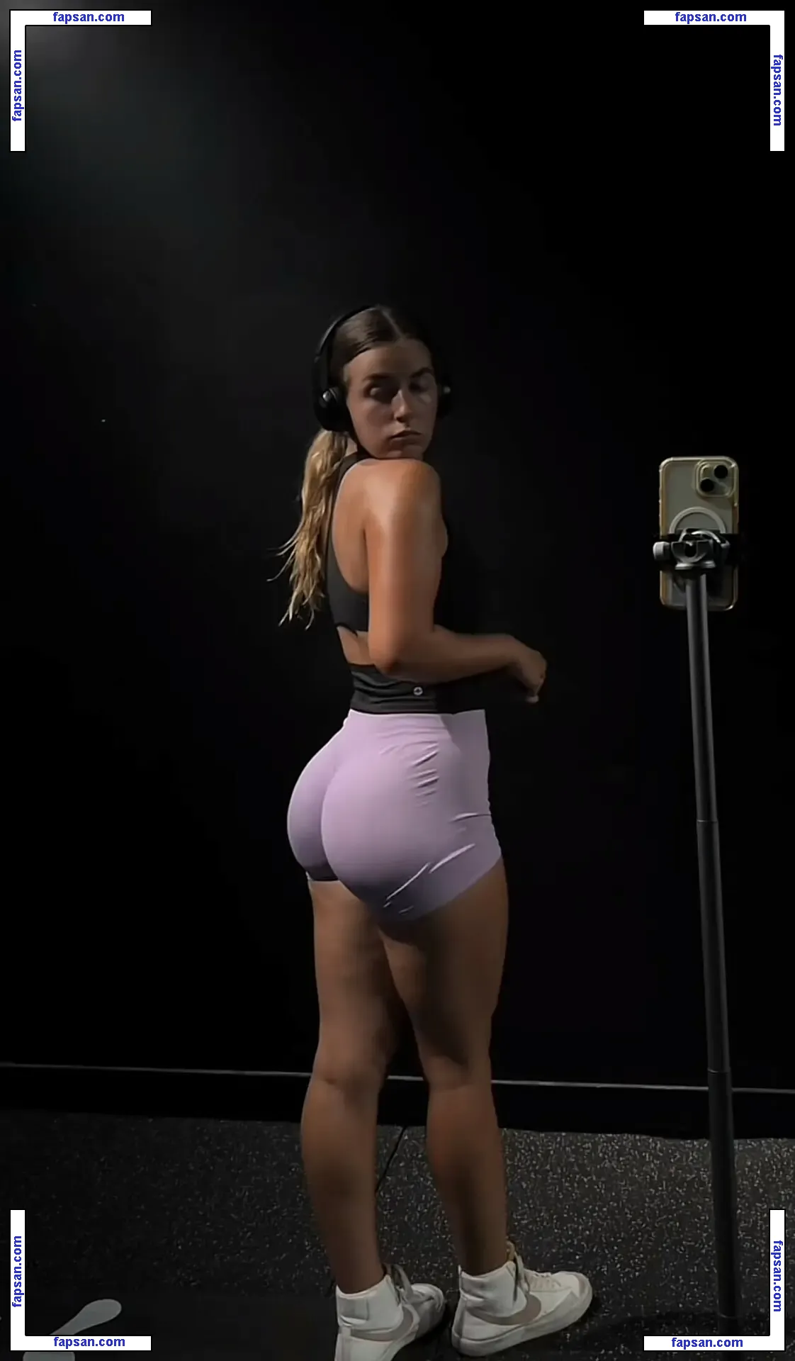 Ellebabics nude photo #0011 from OnlyFans