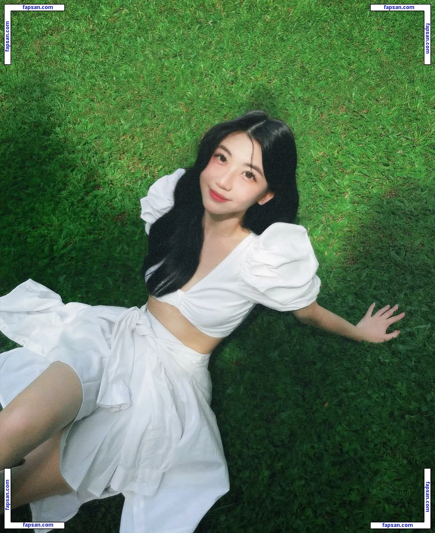 Ellen Tan nude photo #0004 from OnlyFans