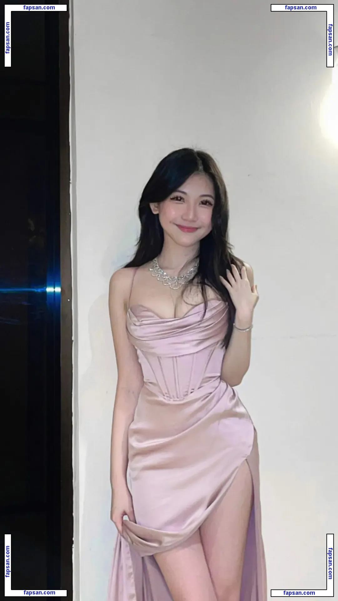 Ellen Tan nude photo #0040 from OnlyFans