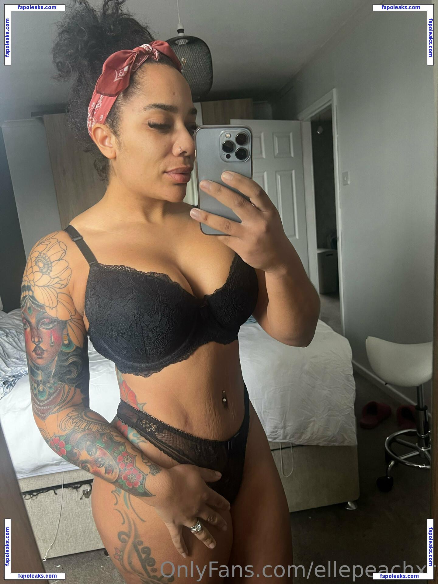 ellepeachxr / elletaylxrr nude photo #0009 from OnlyFans