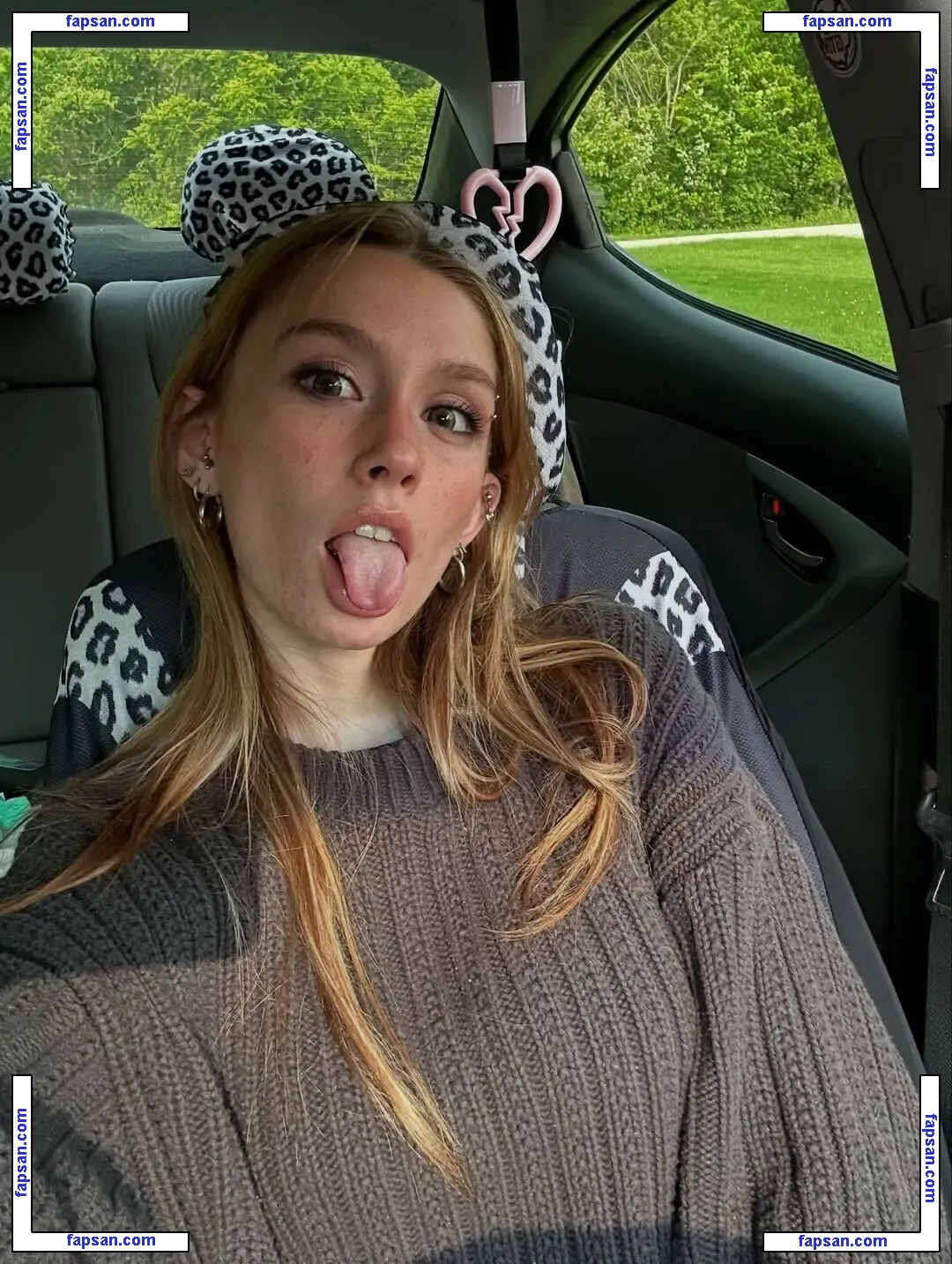 Ellesasmrr nude photo #0018 from OnlyFans