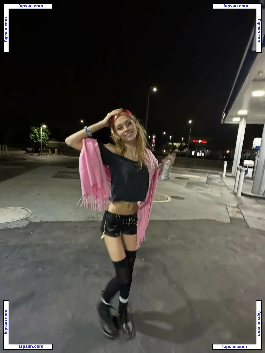 Ellesasmrr nude photo #0026 from OnlyFans