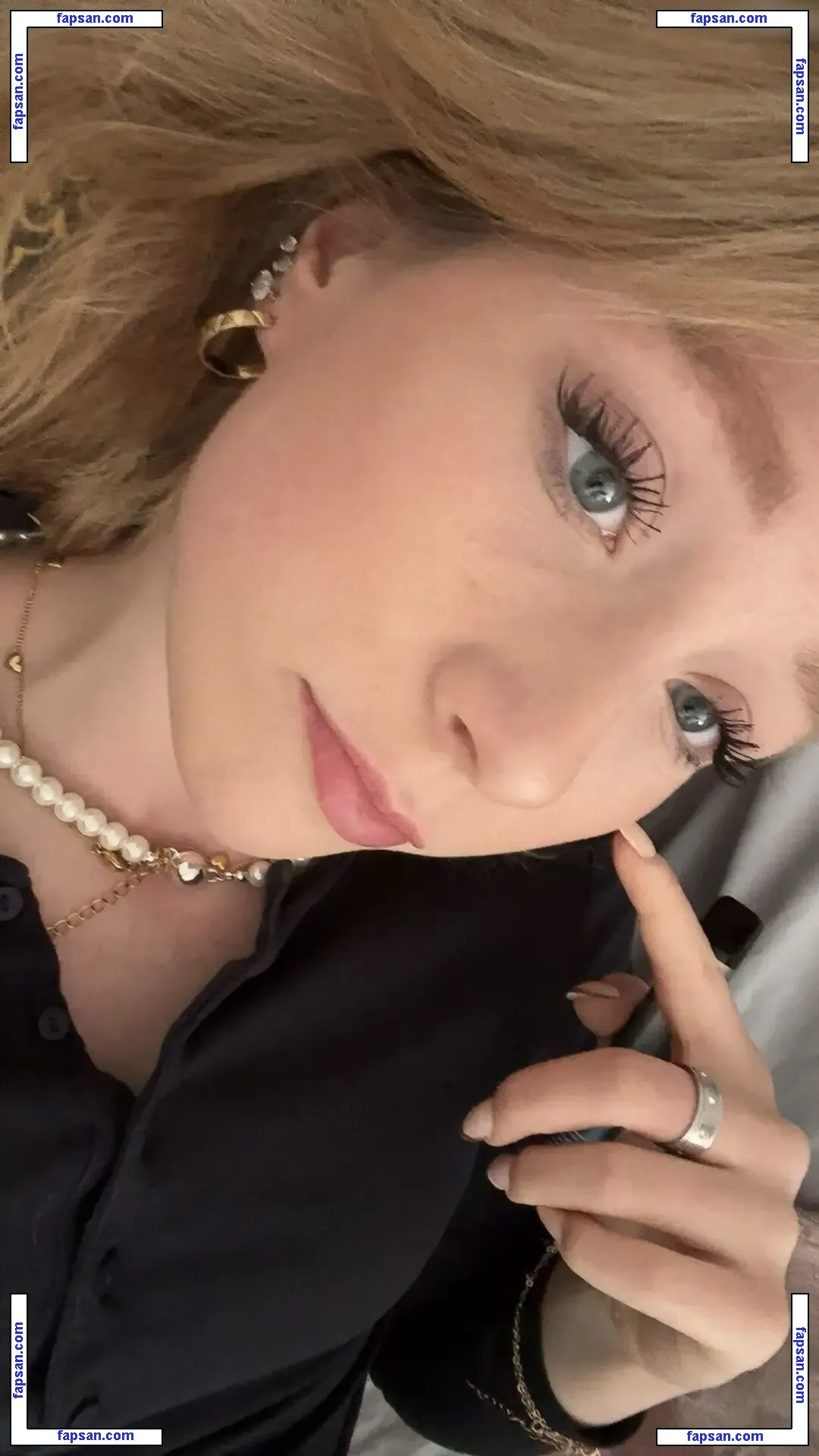 Elli_69@xh nude photo #0005 from OnlyFans
