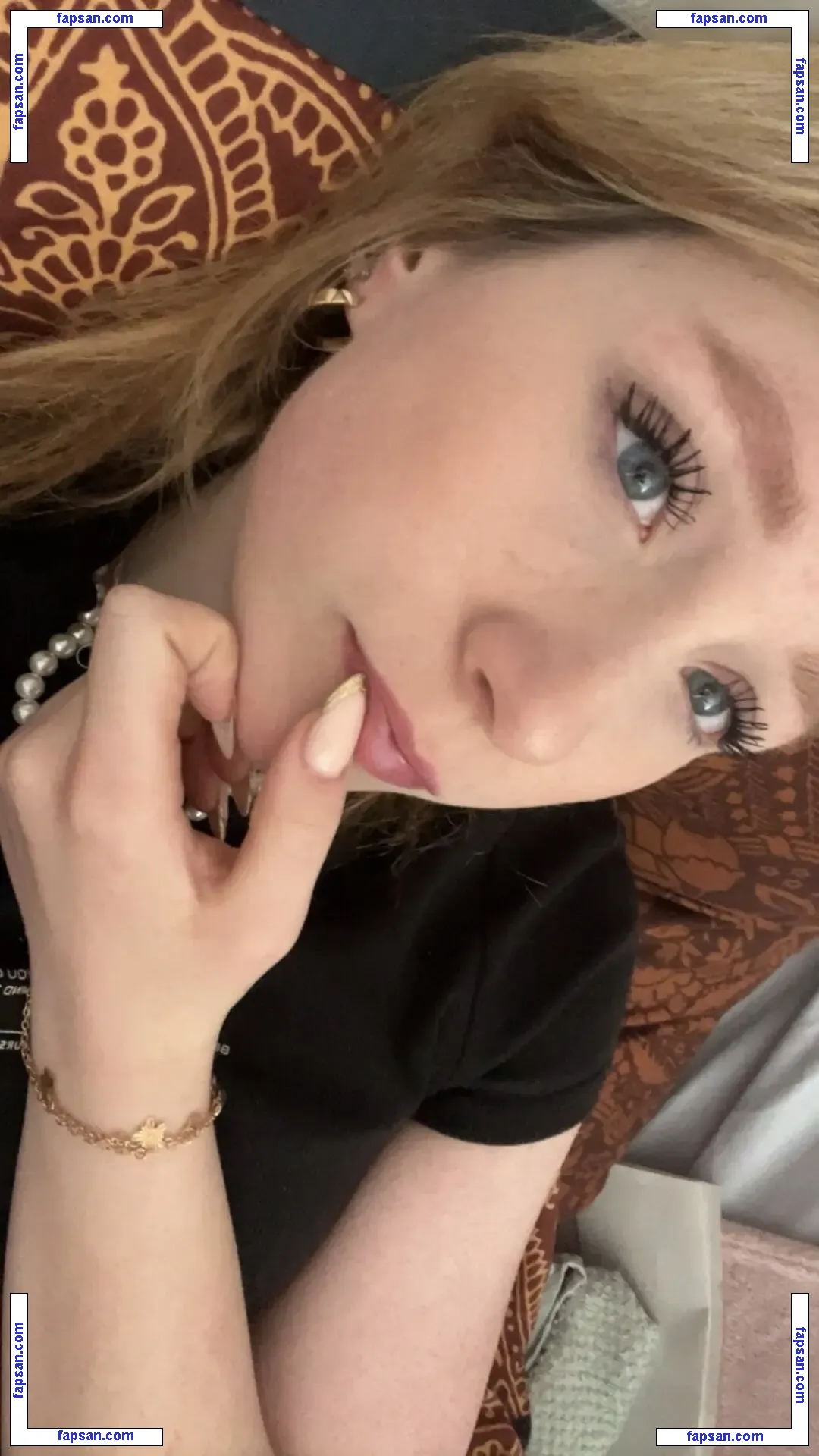 Elli_69@xh nude photo #0013 from OnlyFans