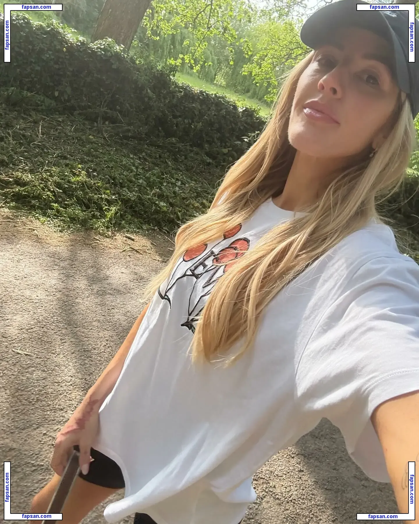 Ellie Goulding nude photo #1001 from OnlyFans