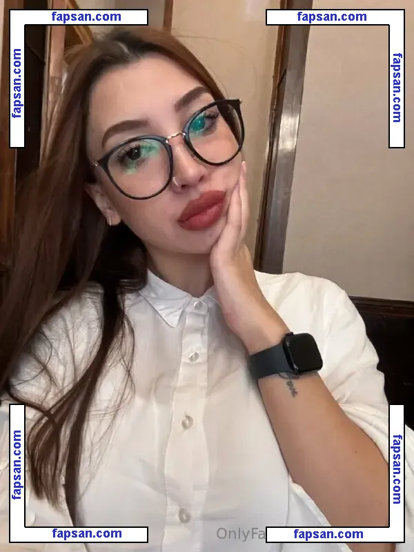 ellie.kisses nude photo #0006 from OnlyFans