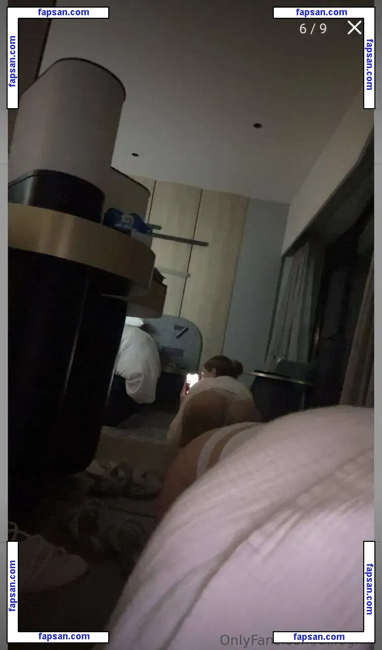 ellie.vandeel nude photo #0014 from OnlyFans