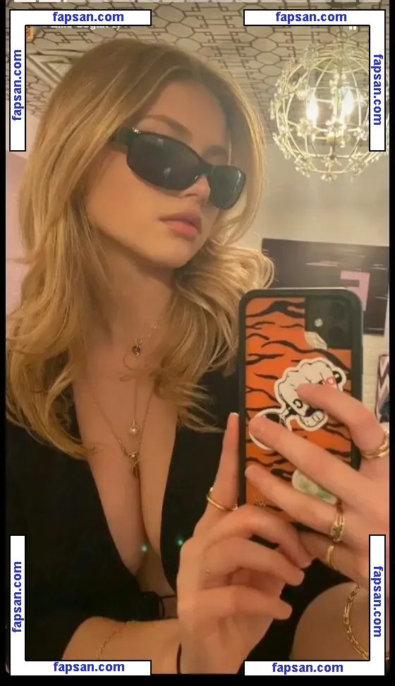 elliebaeeeeee голая фото #0003 с Онлифанс