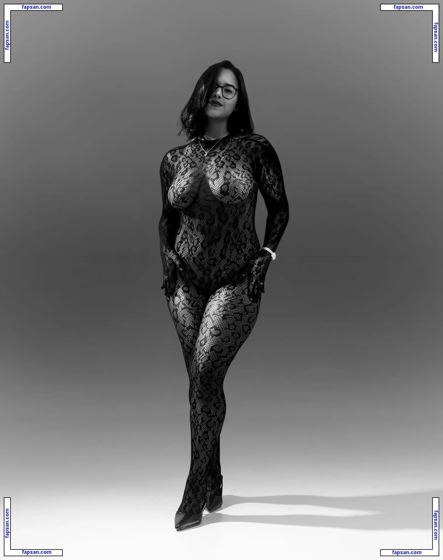 elly_g голая фото #0007 с Онлифанс