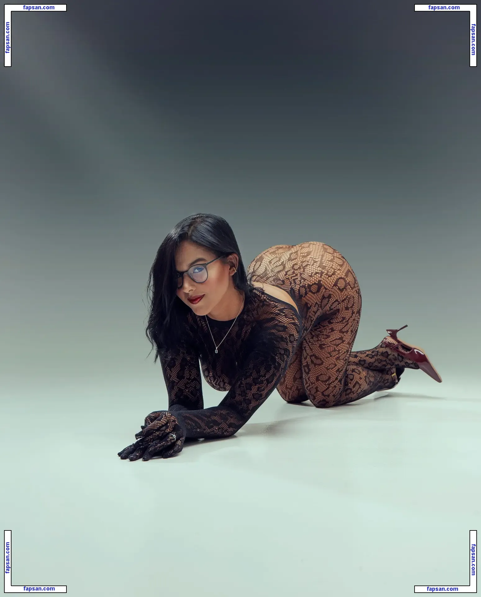 elly_g голая фото #0008 с Онлифанс