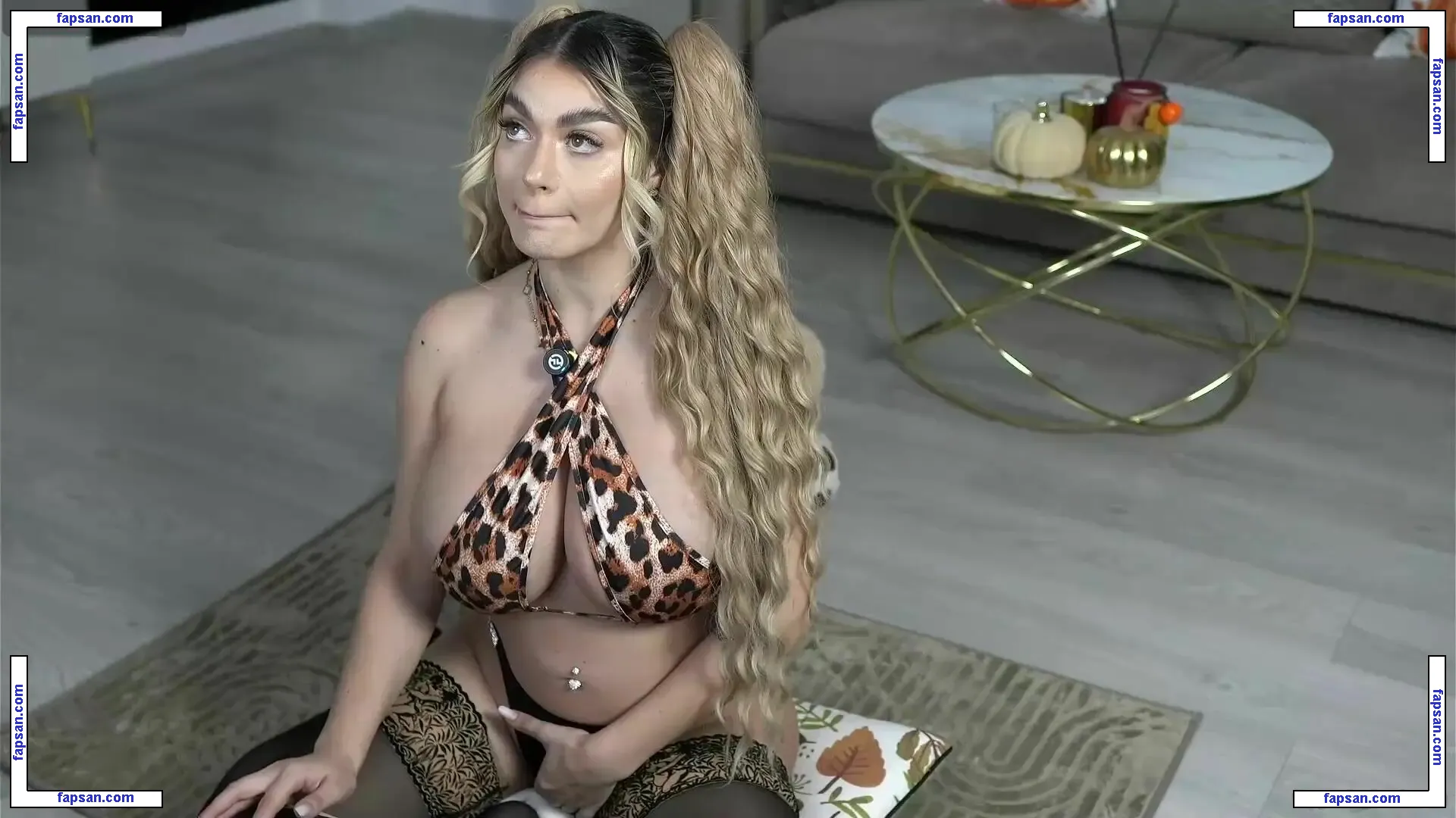 ellyxxxelly голая фото #0003 с Онлифанс