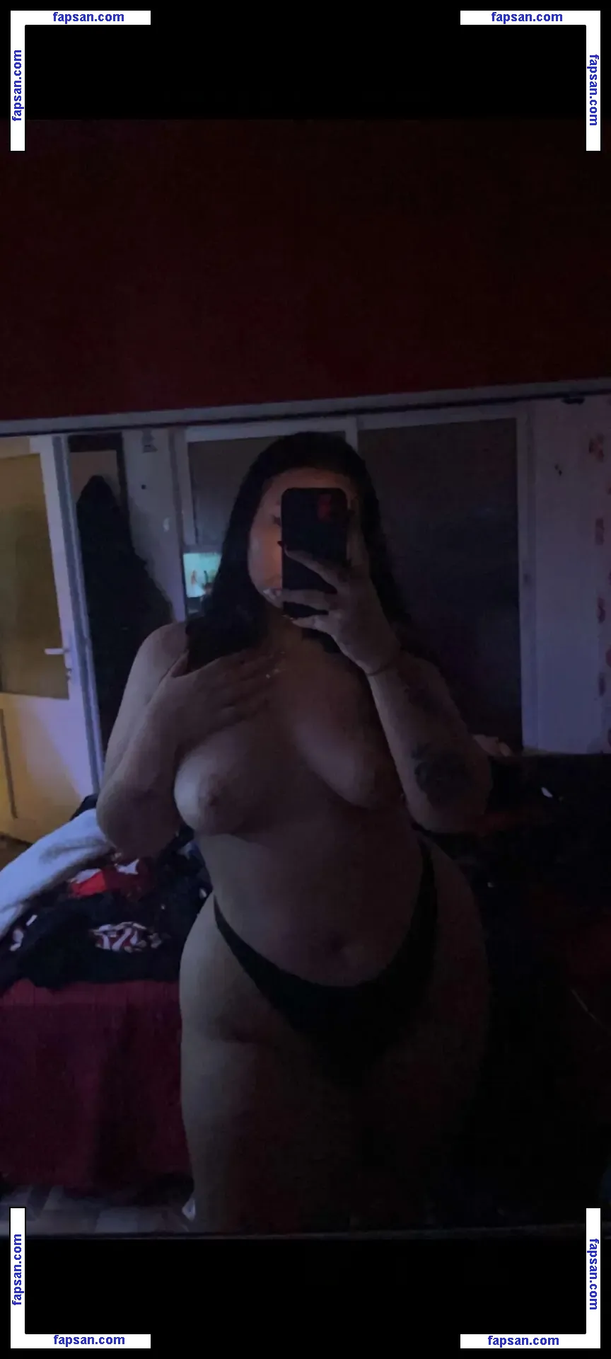 Ellyyelly nude photo #0003 from OnlyFans