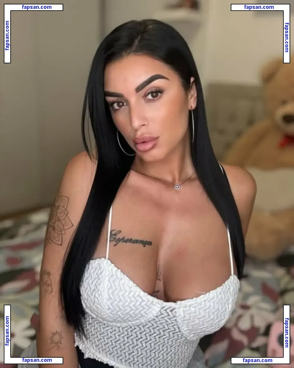 Elo Guerrar nude photo #0003 from OnlyFans