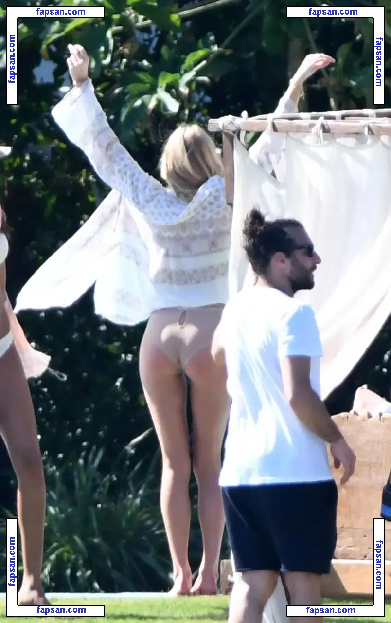 Elsa Hosk nude photo #1288 from OnlyFans