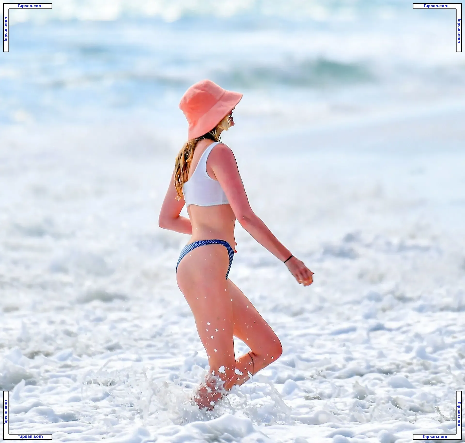 Elsa Hosk nude photo #2916 from OnlyFans