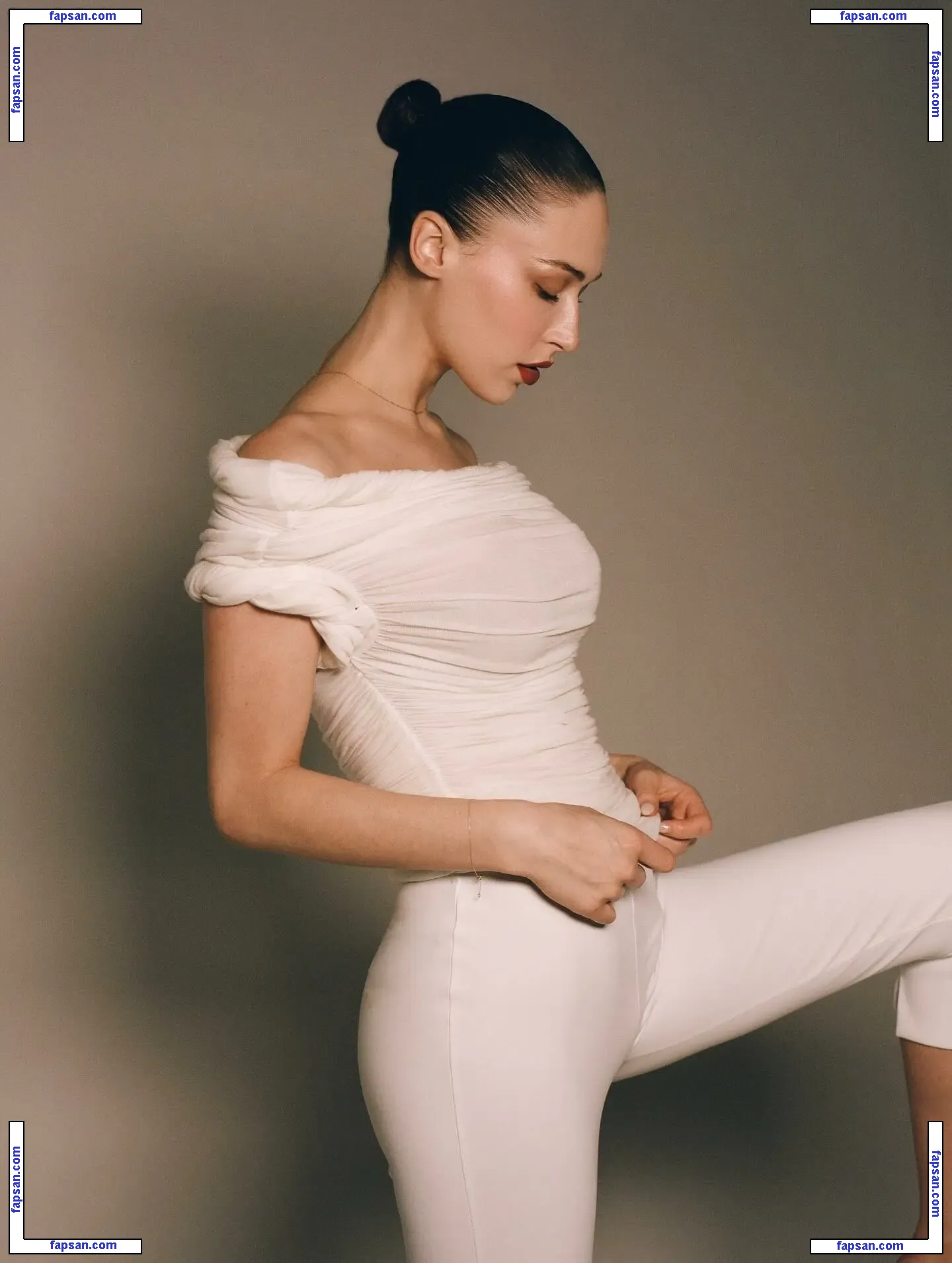 Elsie Hewitt nude photo #0095 from OnlyFans