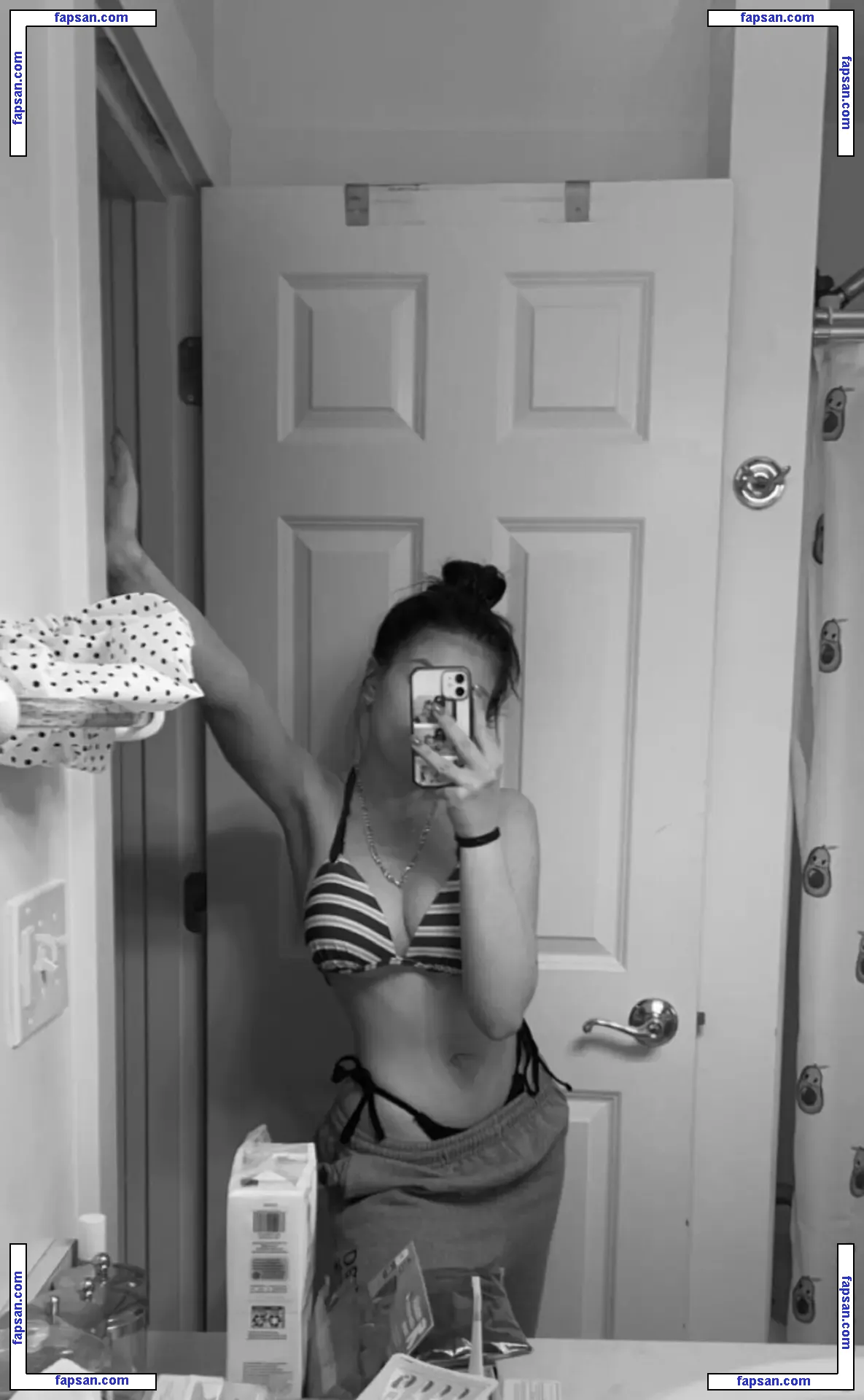 Elsuzannee nude photo #0008 from OnlyFans