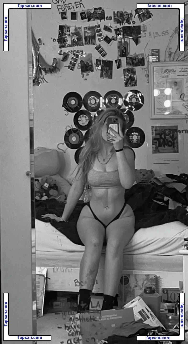Elsuzannee nude photo #0050 from OnlyFans