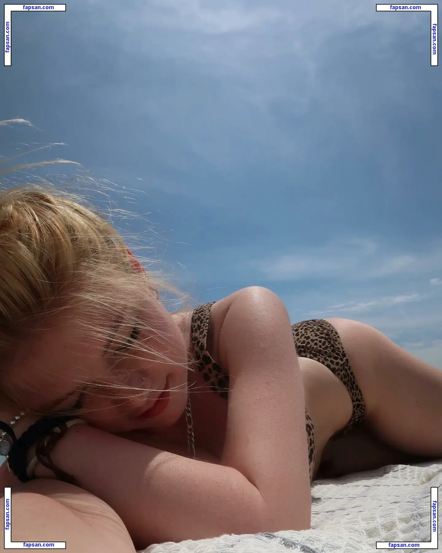 Elsuzannee nude photo #0081 from OnlyFans