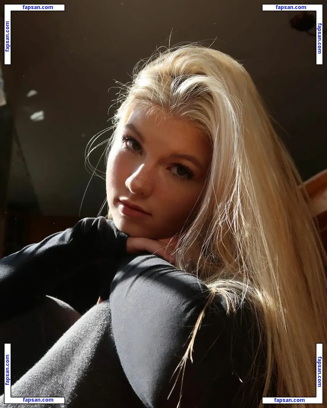 Elsuzannee nude photo #0118 from OnlyFans