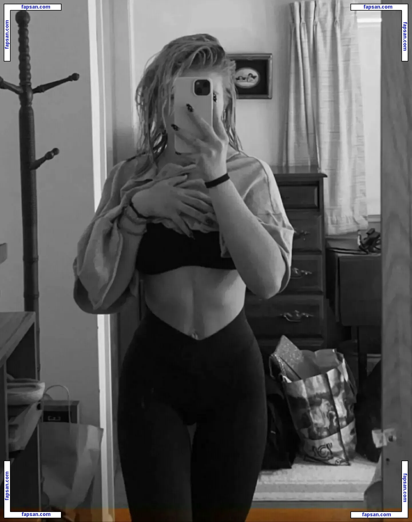 Elsuzannee nude photo #0123 from OnlyFans
