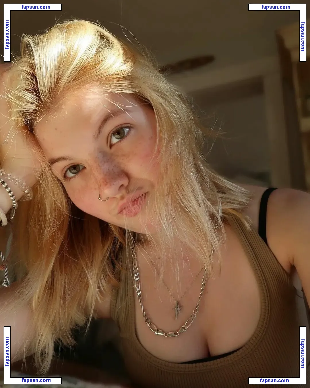 Elsuzannee nude photo #0132 from OnlyFans