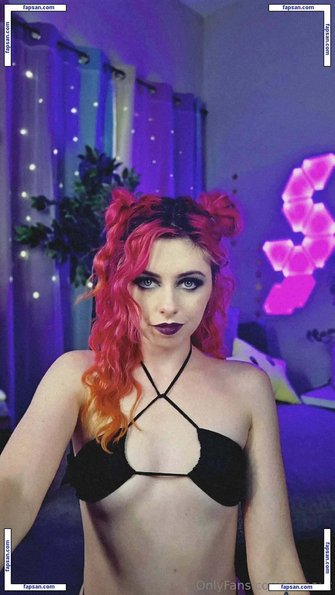elunaxc nude photo #0022 from OnlyFans