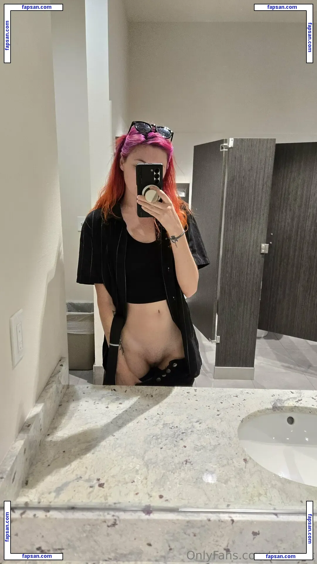 elunaxc nude photo #0024 from OnlyFans