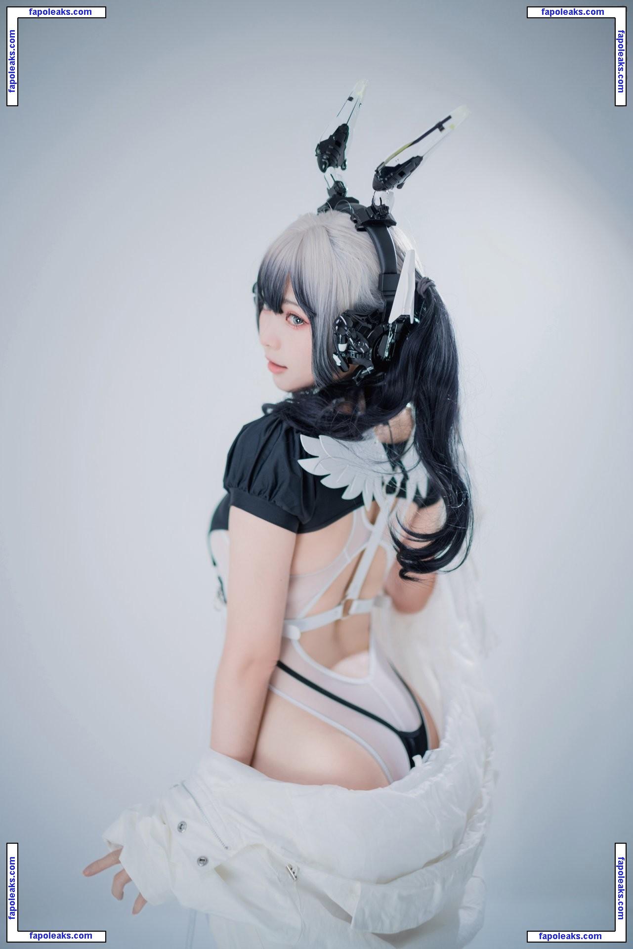 Ely Cosplay / Ely_eee / eeelyeee голая фото #0002 с Онлифанс