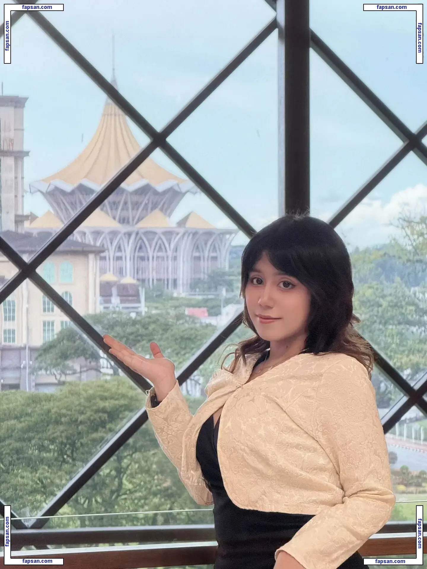 ElyanaSparks голая фото #0021 с Онлифанс