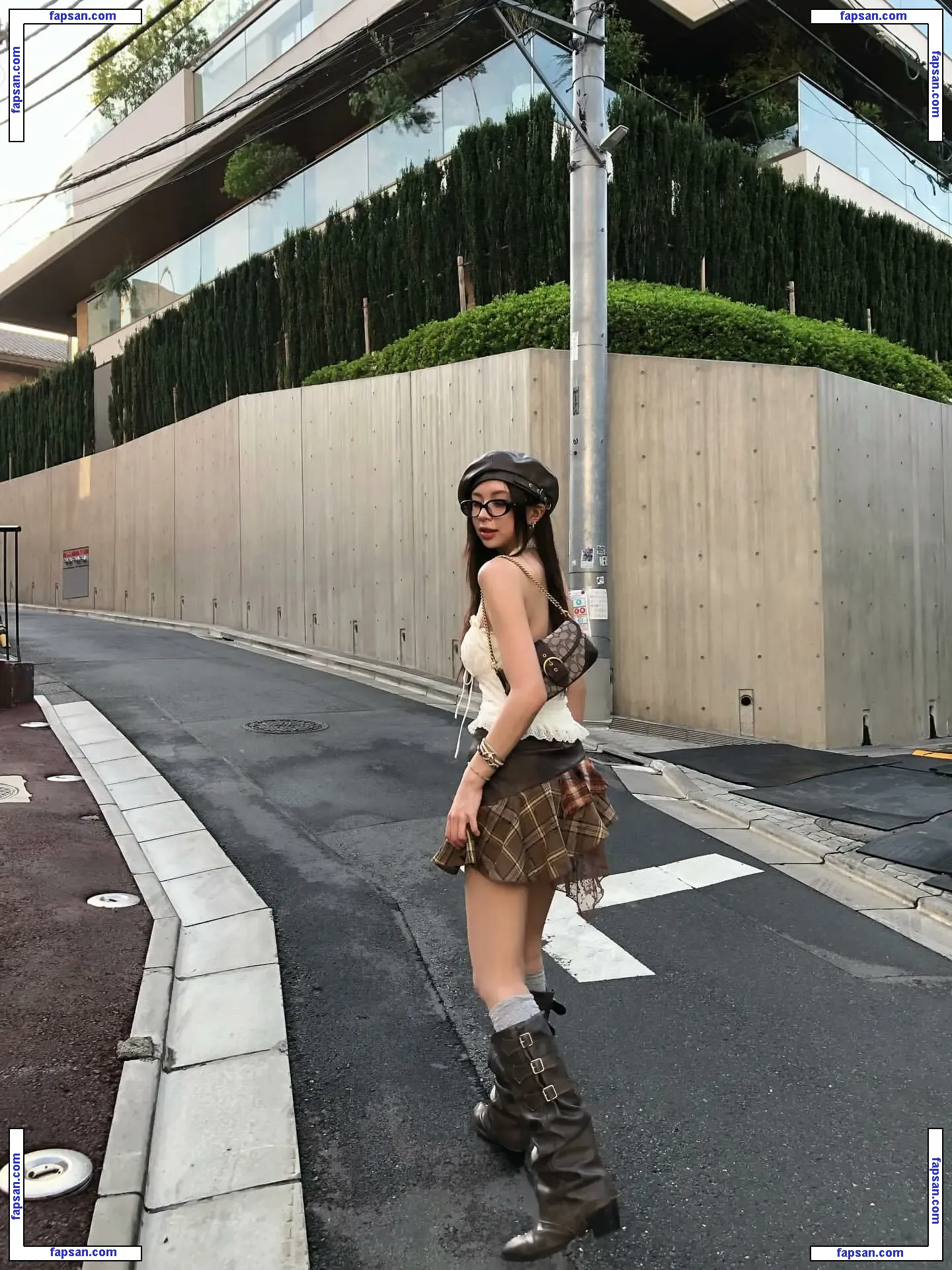 Elyn Leong голая фото #0001 с Онлифанс