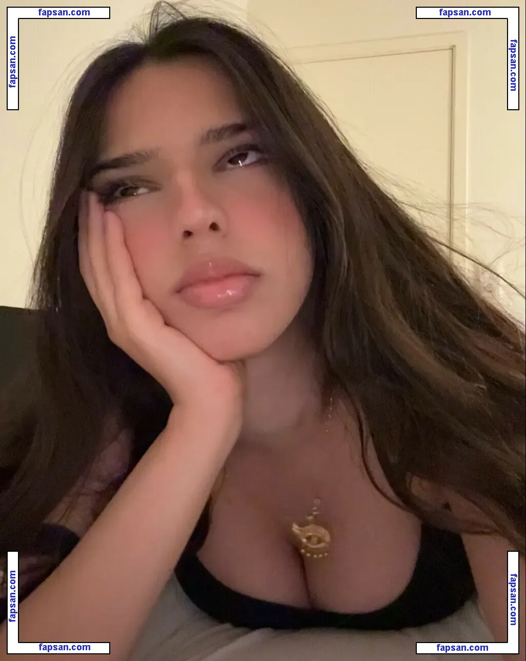 Elysandra Ali Sadun голая фото #0005 с Онлифанс