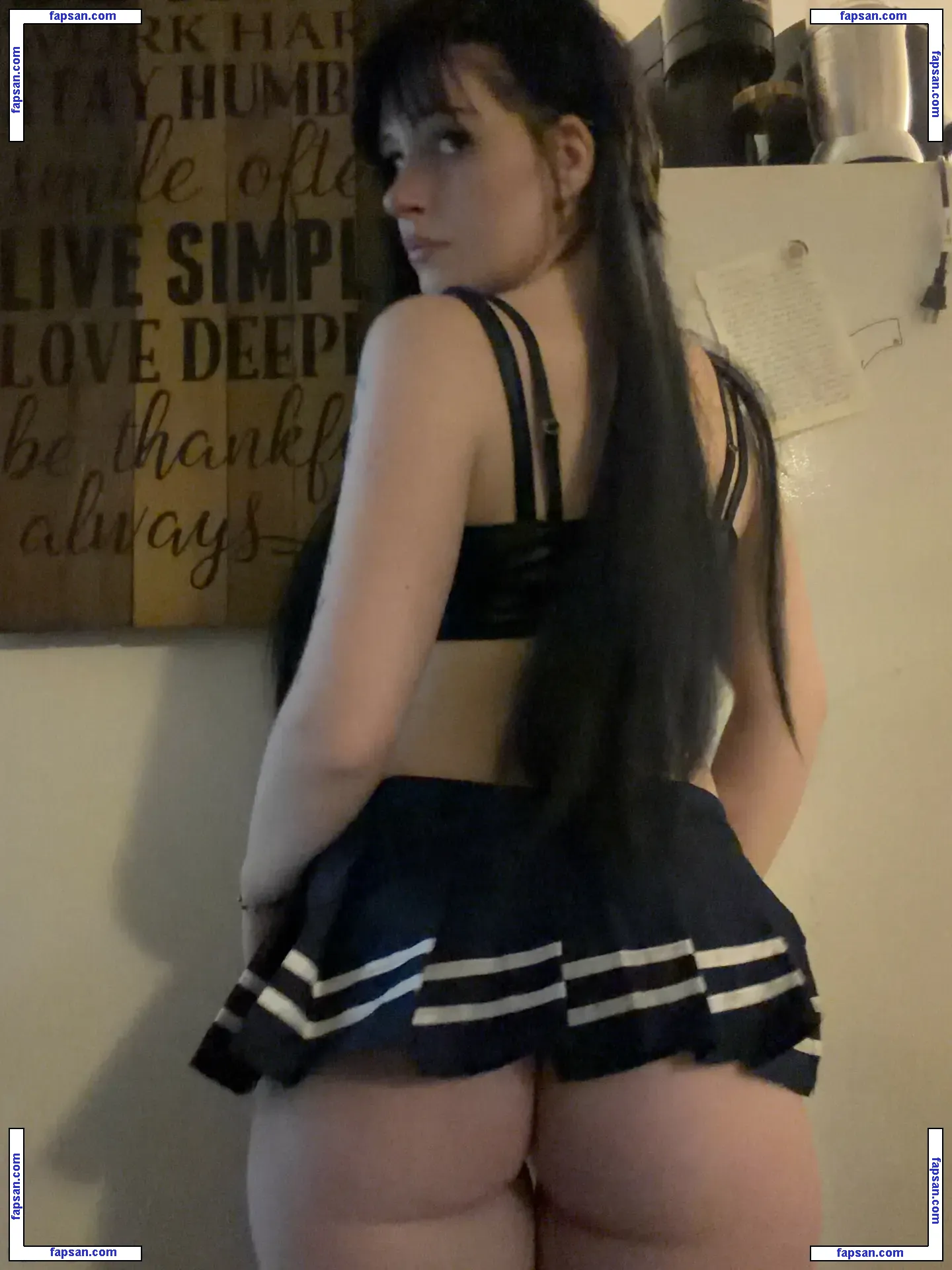 Emelia ASMR голая фото #0015 с Онлифанс