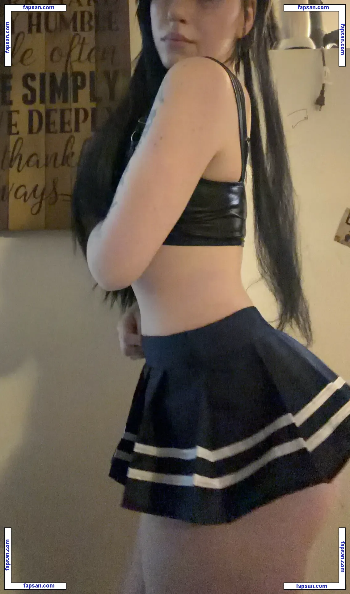 Emelia ASMR голая фото #0017 с Онлифанс