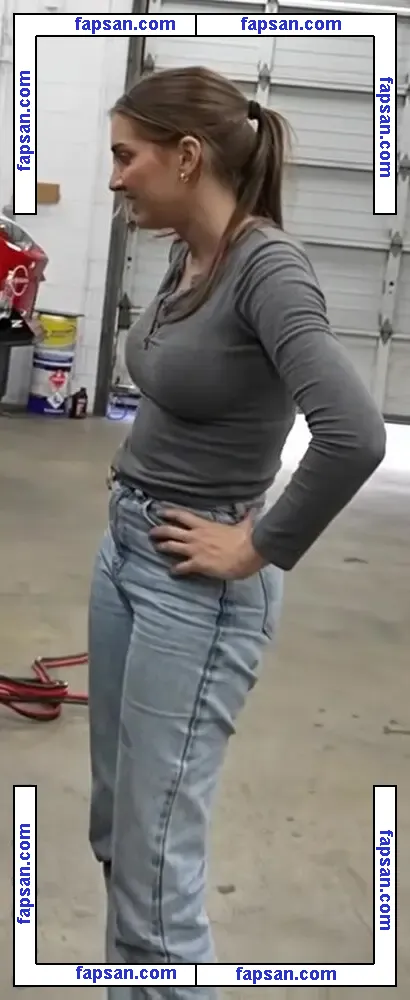 Emelia Hartford nude photo #0221 from OnlyFans